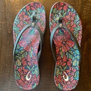 OluKai Women’s Flip Flops, size 9